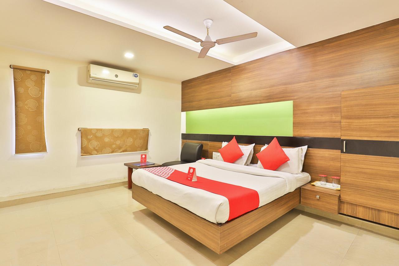 Oyo 4605 Hotel Aakarsh 다람샬라 외부 사진
